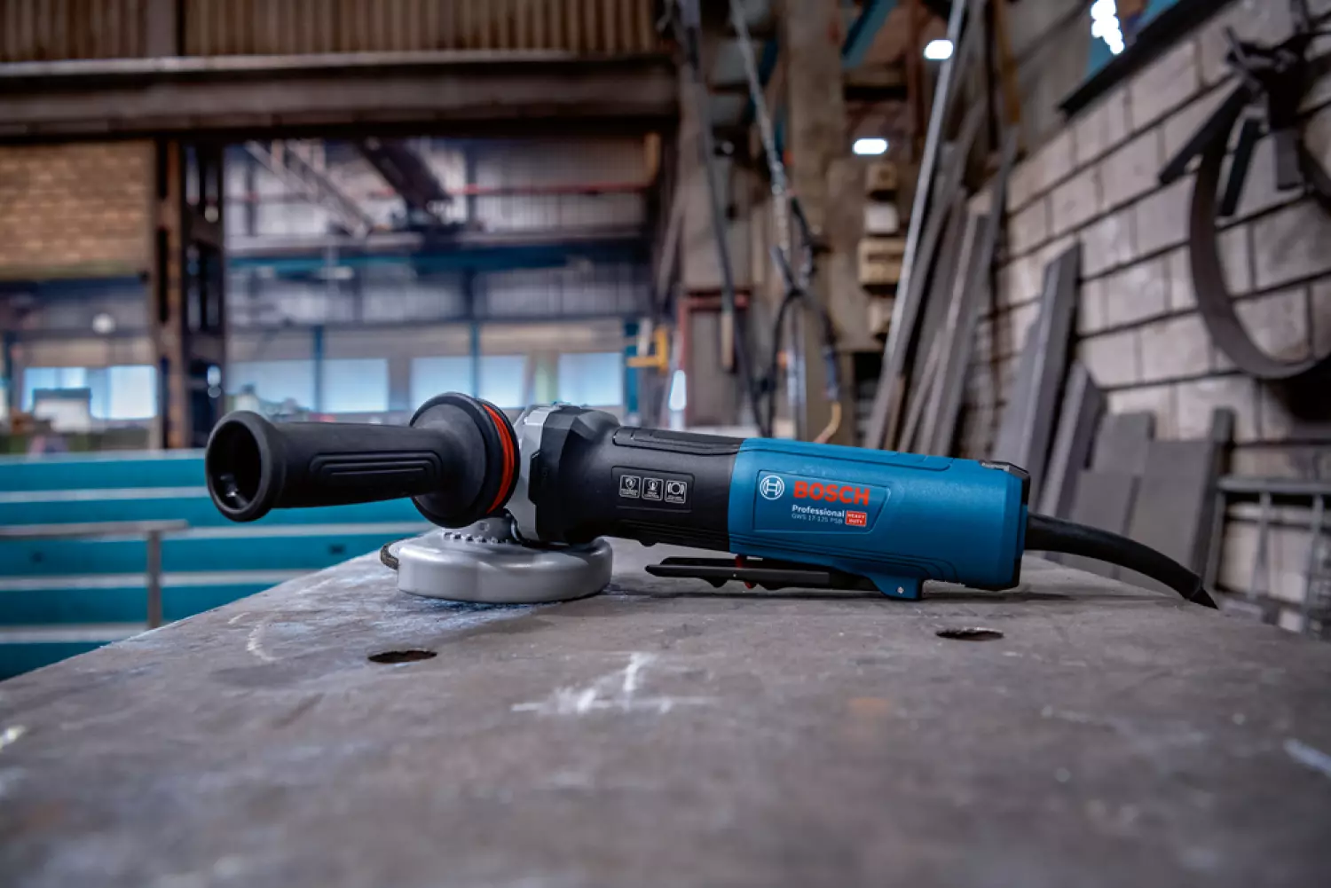 Bosch GWS 17-125 PSB Haakse slijper - 1700W - 125mm -variabel - soft start-image