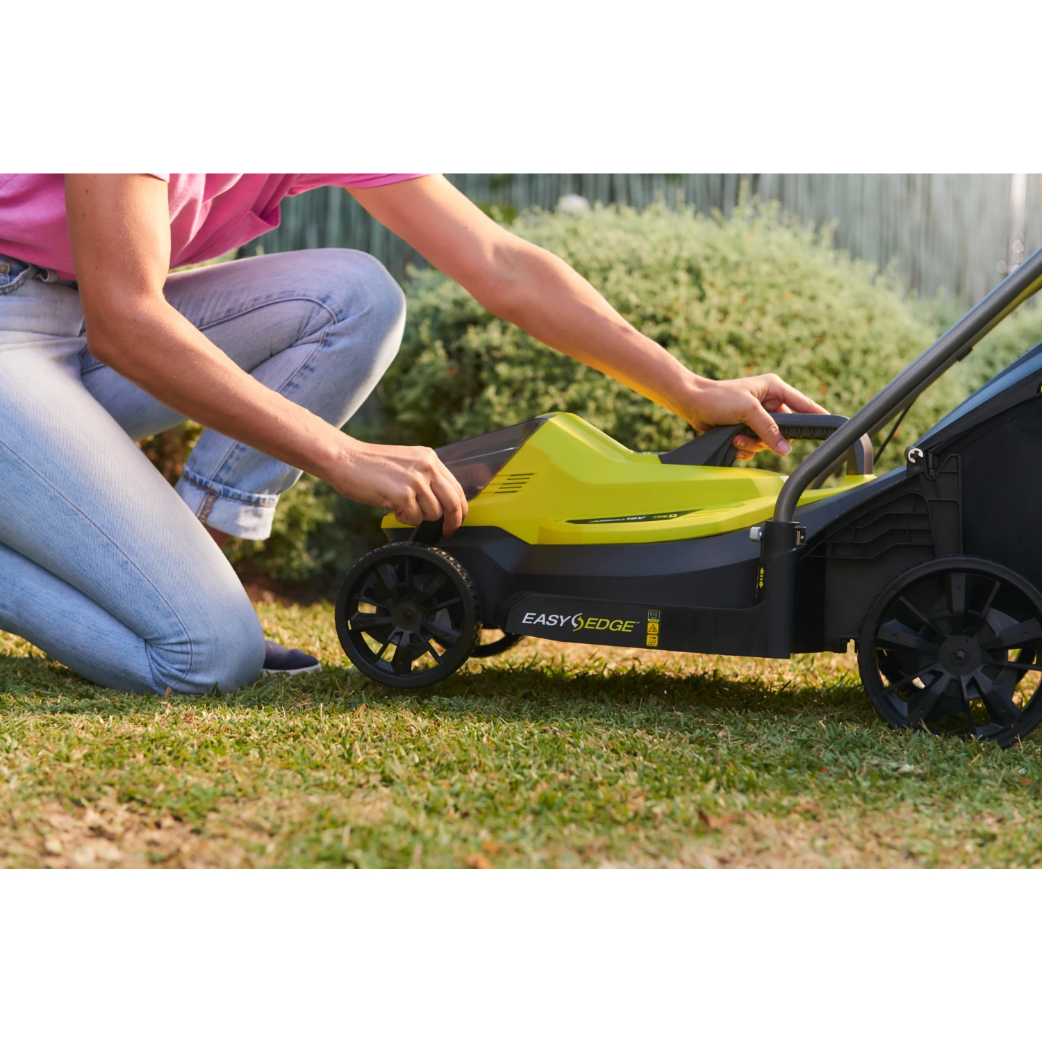 Ryobi RLM18X33B40 Kit tondeuse à gazon sans fil 18V Li-Ion (1x 4.0Ah) - 33cm-image