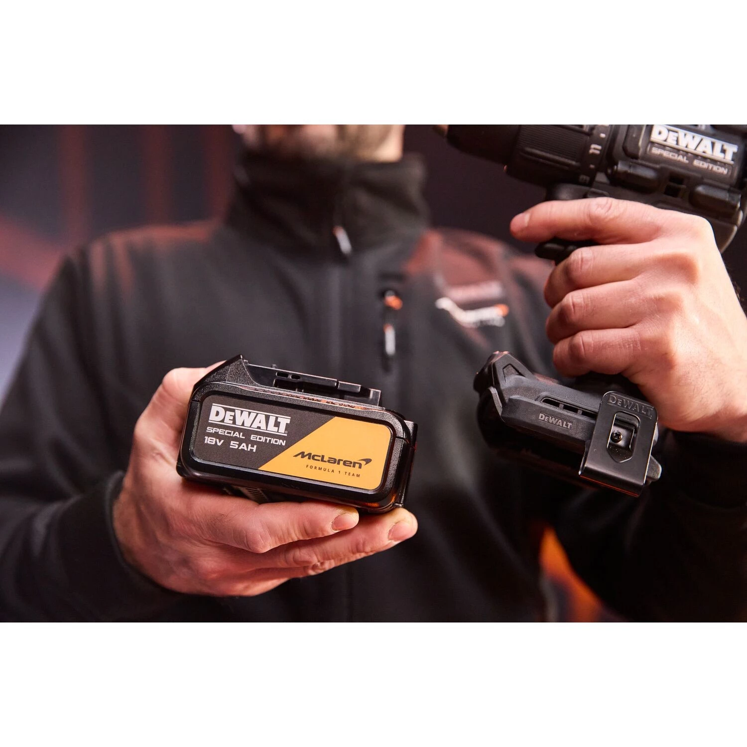 DeWALT X MCLAREN DCD86MP2T-QW 18V XR accu schroef-/klopboormachine set (2x 5.0Ah accu + lader)