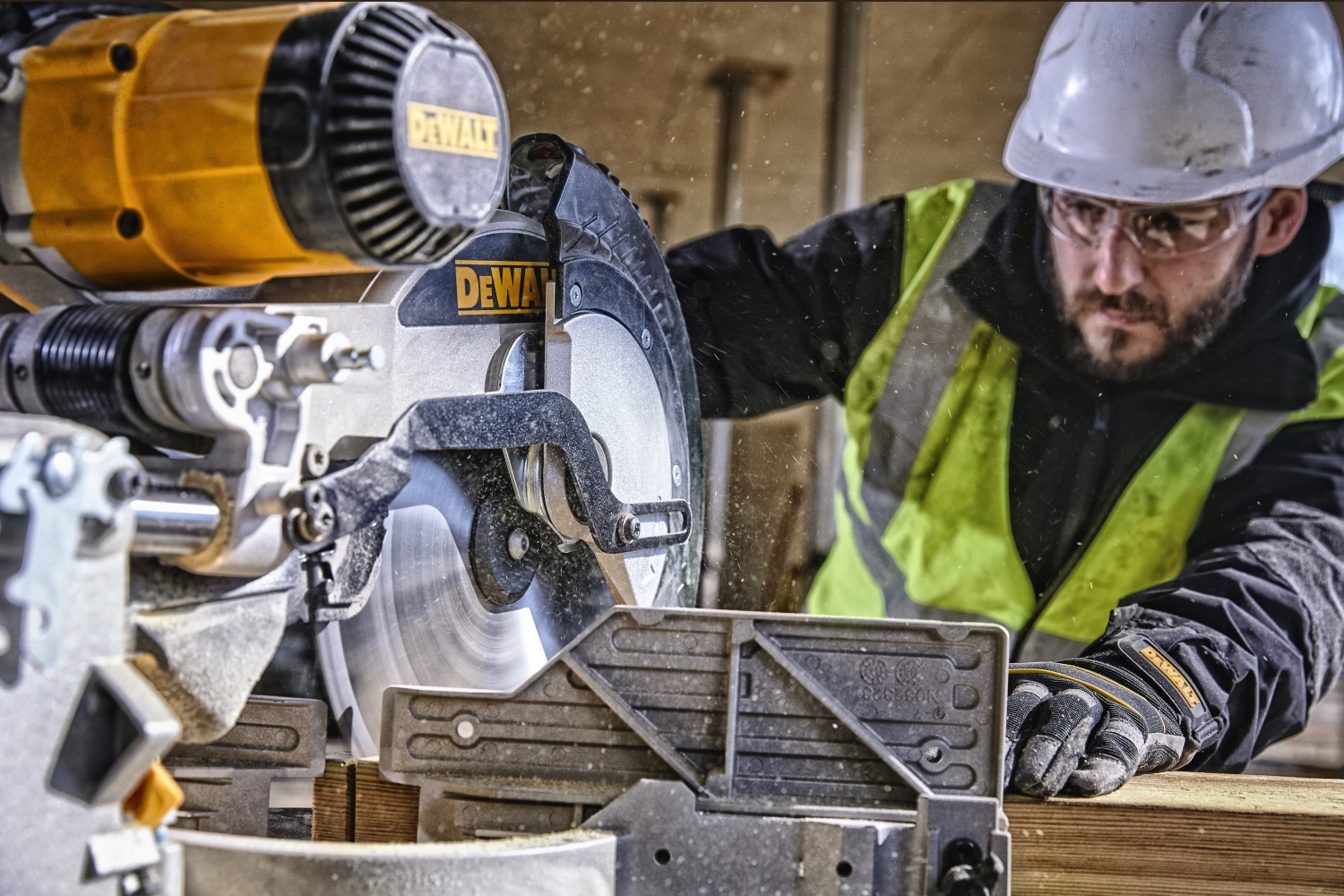 DeWALT DWS780S Afkortzaag met XPS zaaglijnindicator - 1675W - 305 x 30mm-image