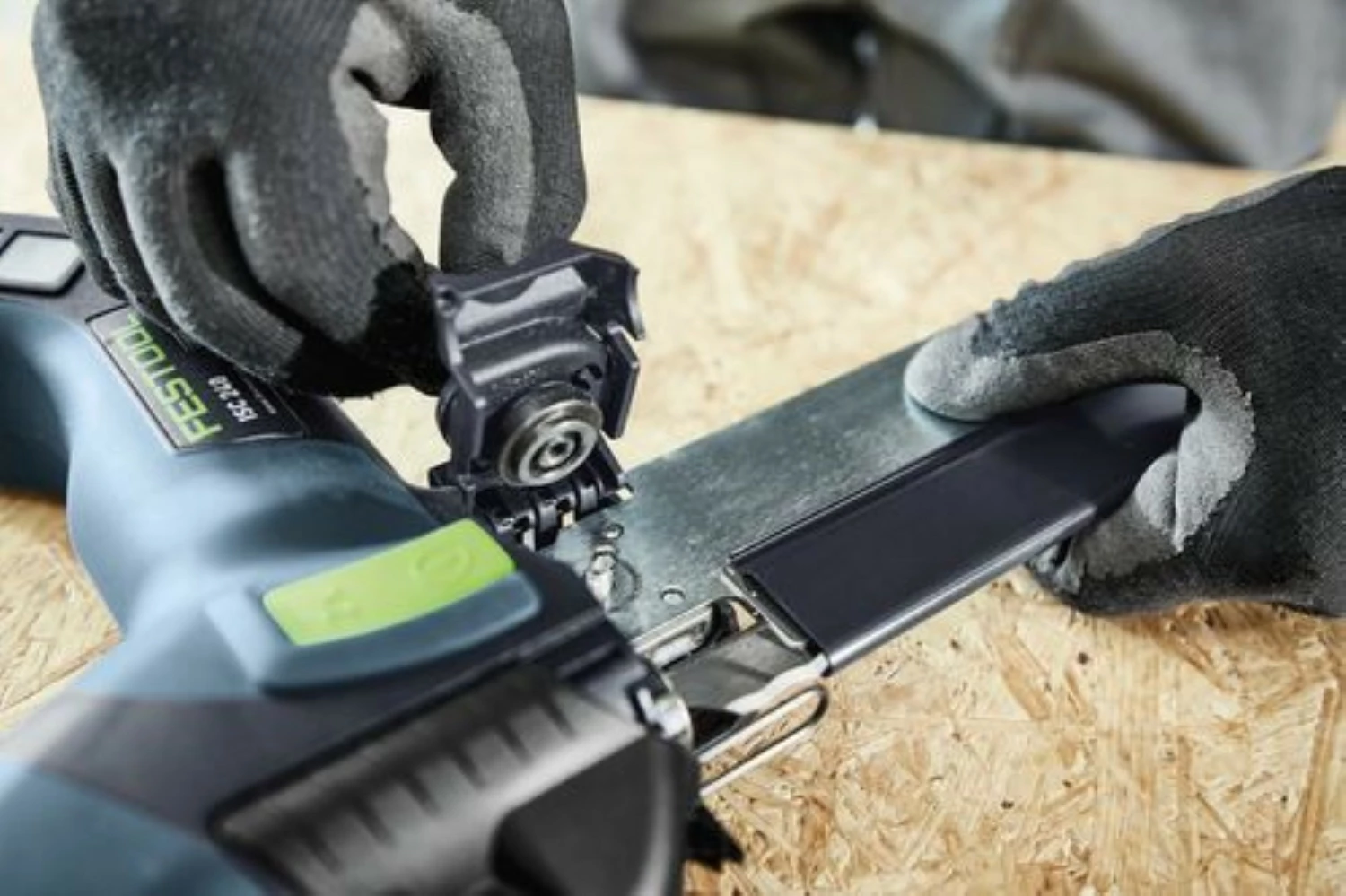 Festool ISC 240 HPC 4,0 EBI-Plus - Scie sans fil pour matériaux isolants-image