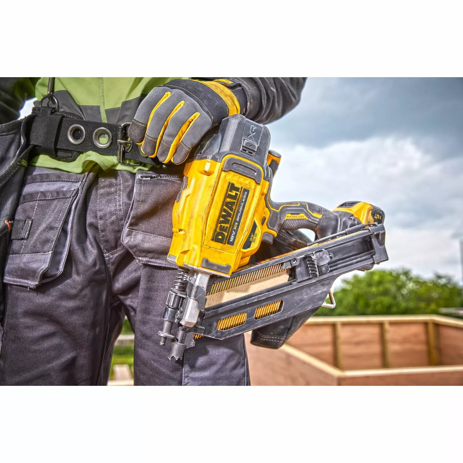 DeWALT DCN930P2 18V Li-ion accu constructie tacker set (2x 5.0Ah accu) in Tstak - 50-90mm - 2-Speed-image