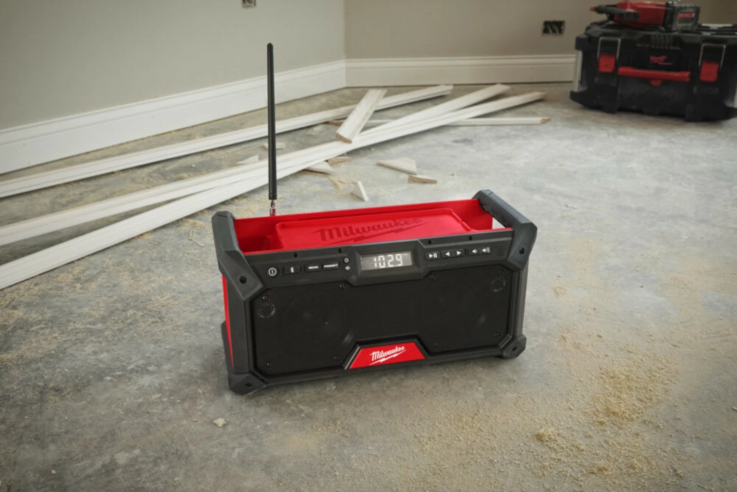 Milwaukee M18 RADDAB+G2-0 18V Li-ion batterie JOBSITE radio de chantier - DAB+-image