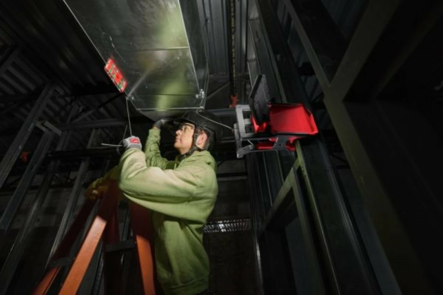 Milwaukee M18 PAL2-0 18V Li-Ion draaibare Area lamp - 2000Lm-image