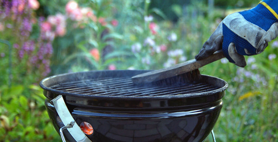Nettoyer la grille du barbecue - comment faire ?