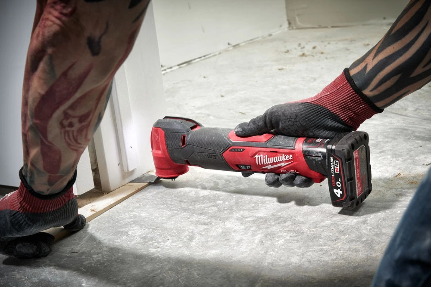 Milwaukee M12 FMT-422X 12V Li-ion accu Multitool set (1x 4.0Ah + 2.0Ah accu) in HD Box - Oscillerend-image