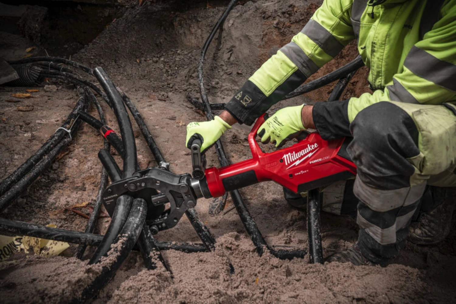 Milwaukee M18 HCC125-801C 18 V Li-ion batterie hydraulique pince coupante de sécurité (1x batterie 8,0 Ah) dans un coffret - 125 mm-image