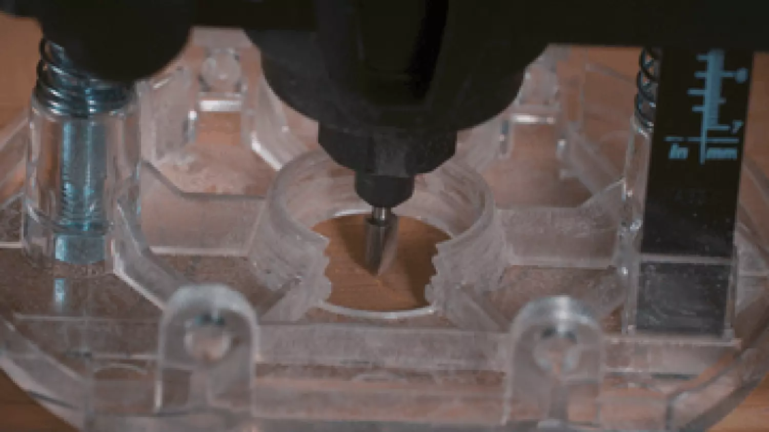 DREMEL 660JA 7-Delige multifunctionele Frezenset in houten koffer-image