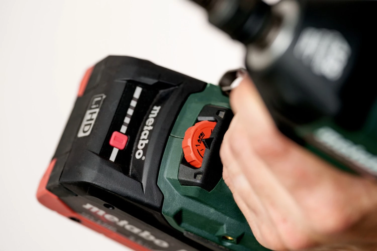 Metabo SSW 18 LTX 550 BL 18V Li-ion accu slagmoersleutel body in MetaBox - 550Nm-image
