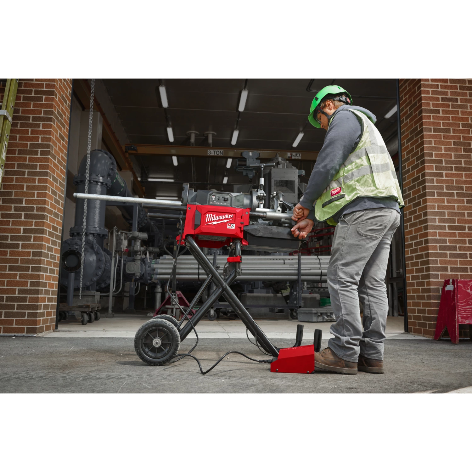 Milwaukee MXF PTR2-0 MX Fuel machine à fileter sans fil corps-image