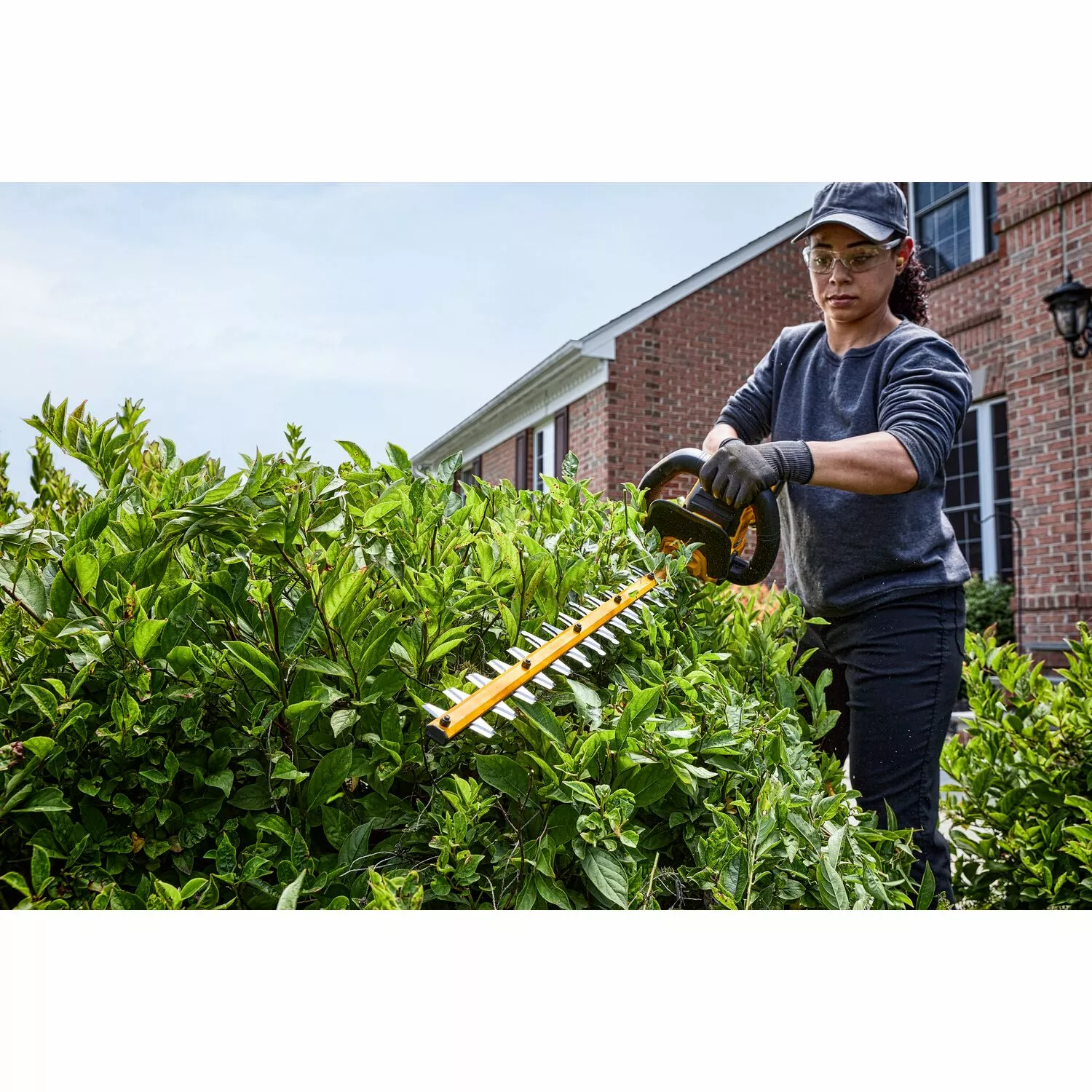 DeWALT DCMHT573N 54V XR FLEXVOLT Taille-haie sans fil - 650mm-image
