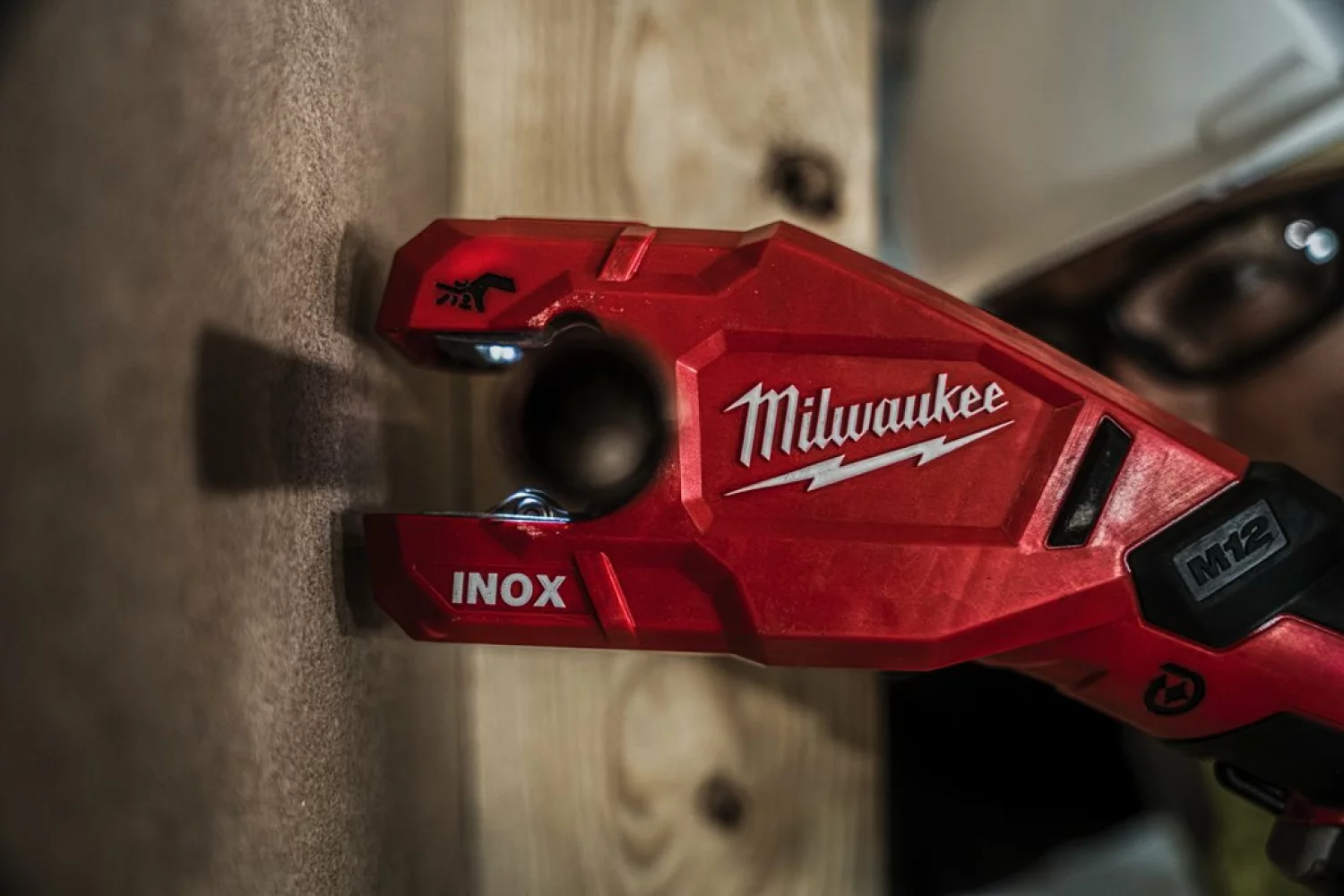 Milwaukee M12 PCSS-202C Kit coupe-tube sans fil 12 V Li-ion (2 batteries 2,0 Ah) dans un coffret - RAPTOR™ - acier inoxydable-image