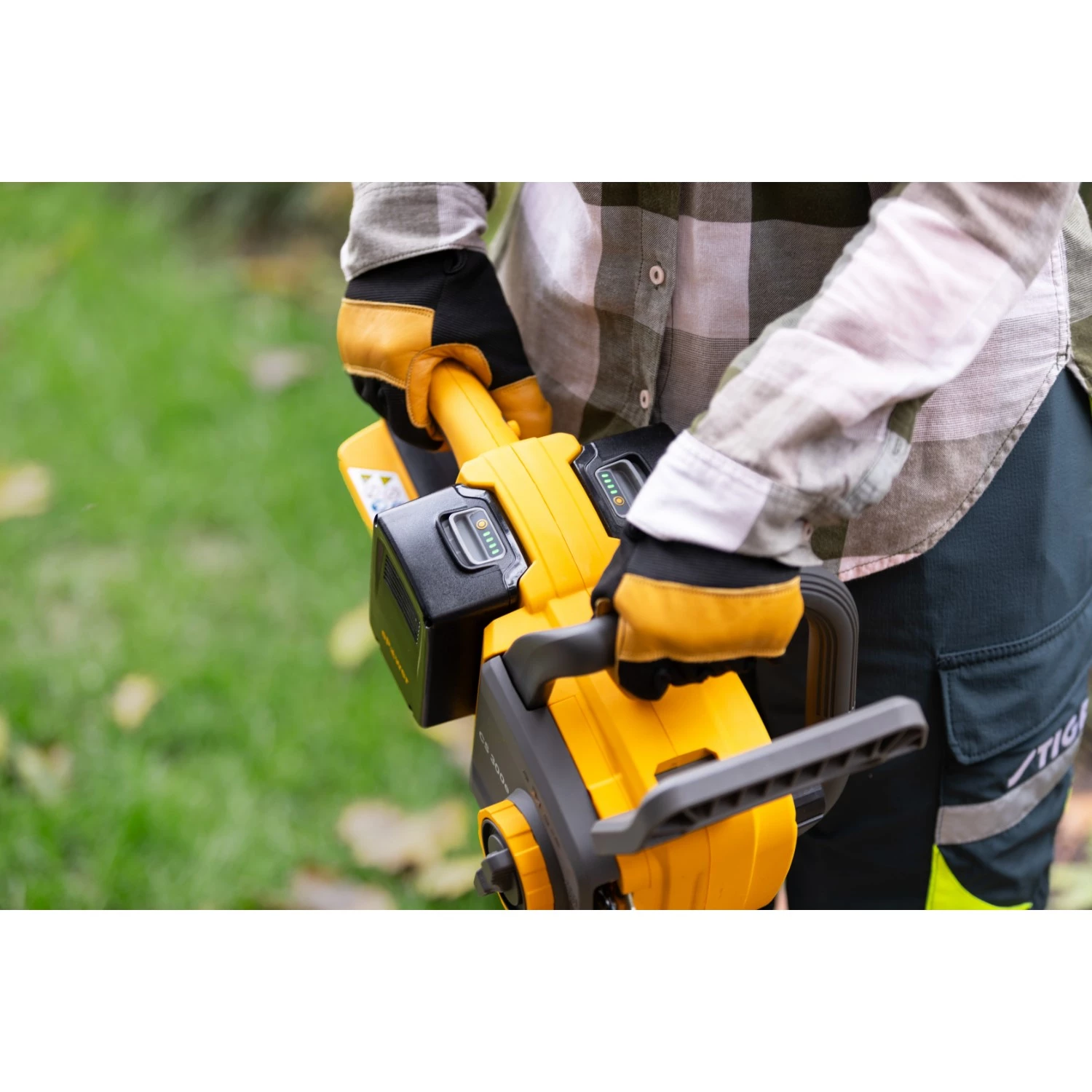 Stiga CS 300e Kit 20V Li-Ion accu kettingzaag set (2x 4.0Ah) - 30cm-image