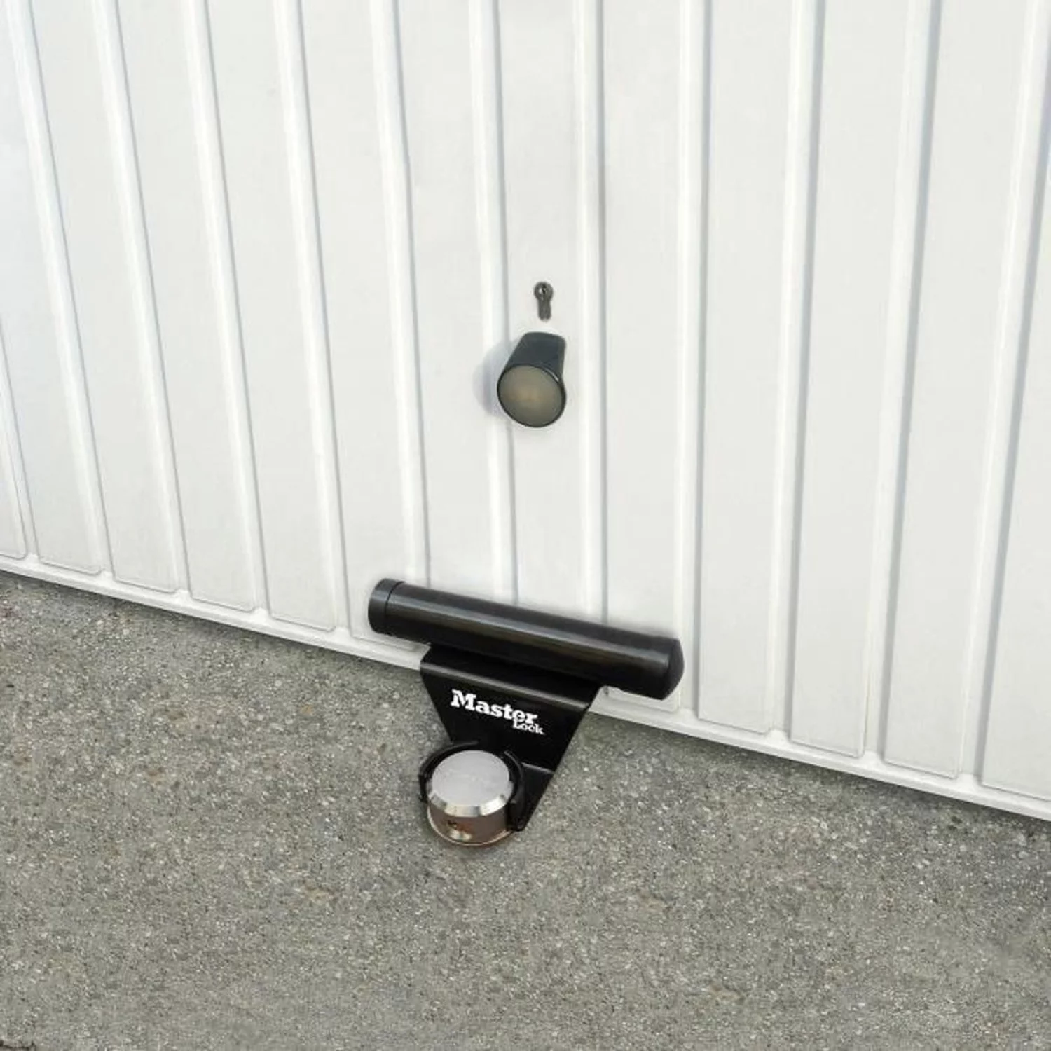 Master Lock 1488EURDAT Serrure anti-effraction pour garage - 71 mm (2 pièces)-image