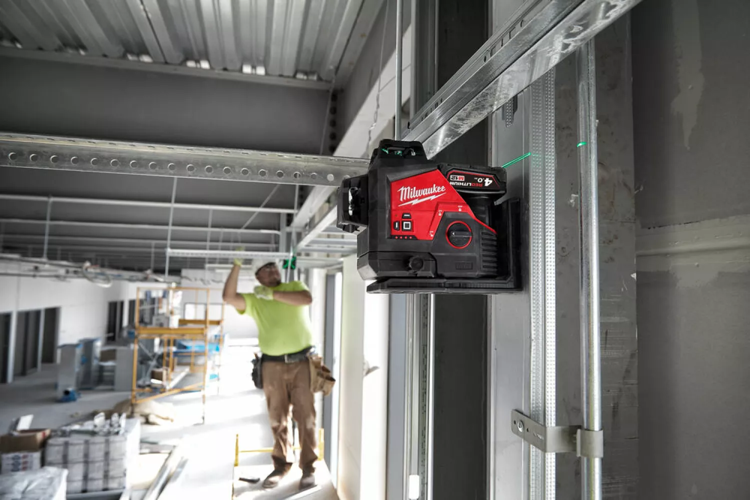 Milwaukee M12 3PL-0C 12V Li-Ion accu kruislijnlaser body in koffer - 3 lijnen - Groen - 38m-image