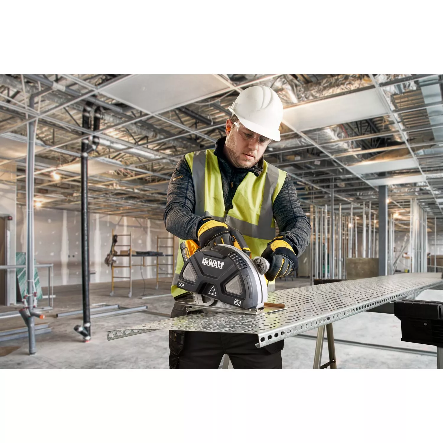 DeWALT DCS383H2-QW Kit de scie circulaire sans fil 18 V Li-ion pour métal (2 batteries 5,0 Ah) dans un coffret TSTAK - 190 mm-image