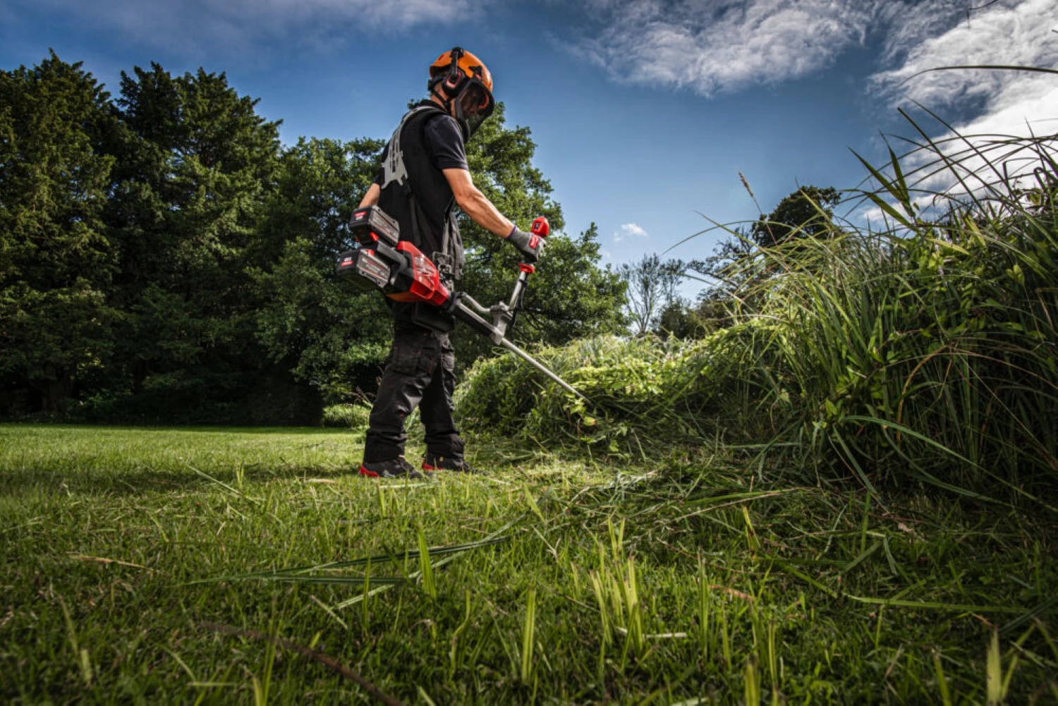 Milwaukee M18 F2BCU-122 18V Li-ion accu bosmaaier set (2x 12.0Ah accu) - asymmetrisch stuur - 43cm-image