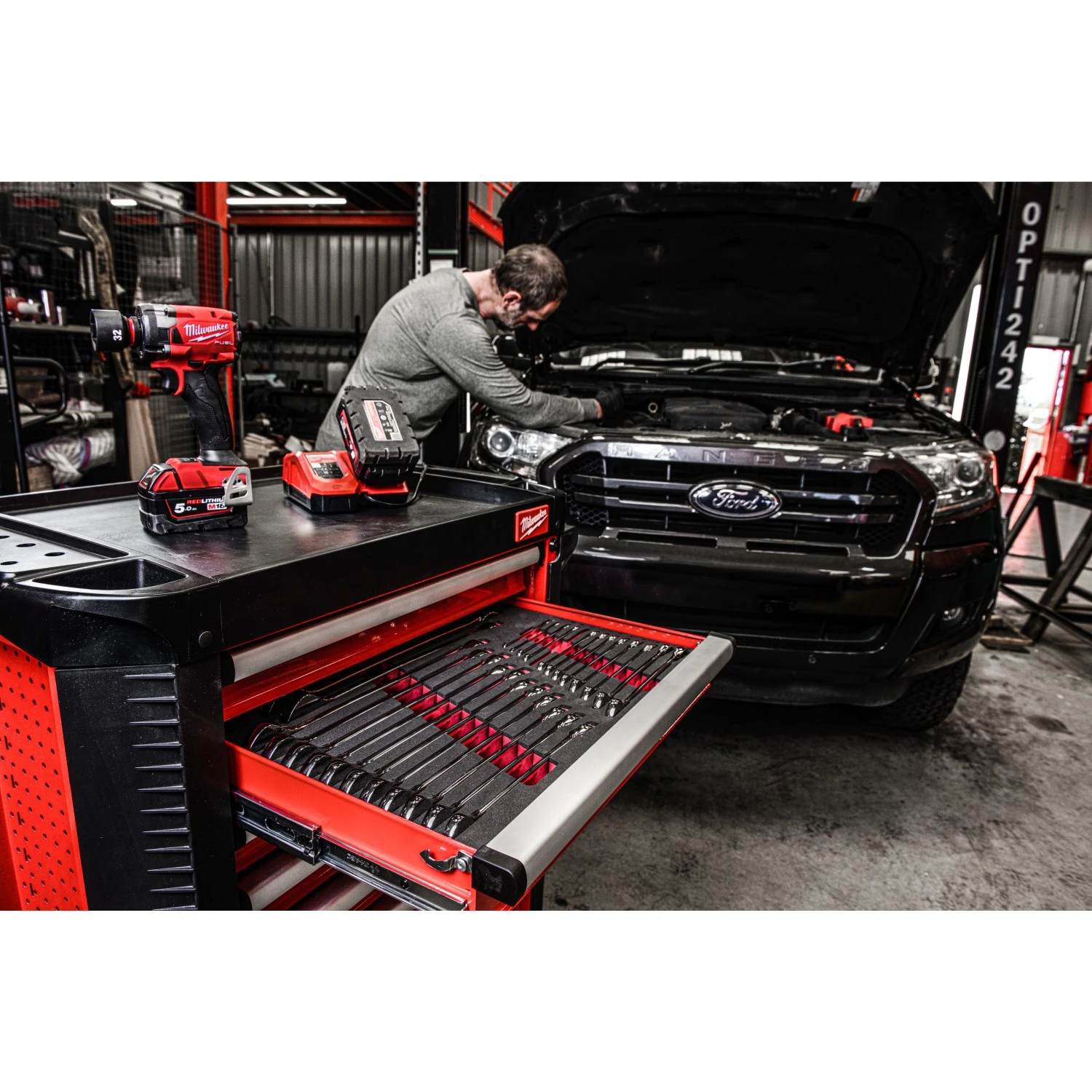 Milwaukee 4932501864 244-delige Ratel- en doppenset - in PACKOUT - 1/4” + 3/8” + 1/2"-image