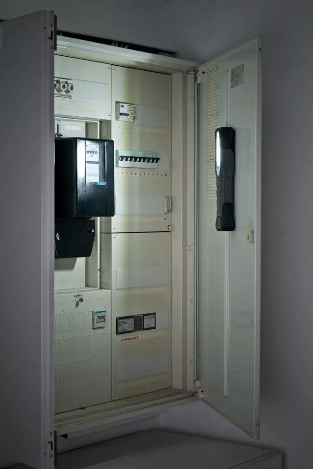 Brennenstuhl 1175680 Handlamp met LED’s - IP54 - 1000+200Lm-image