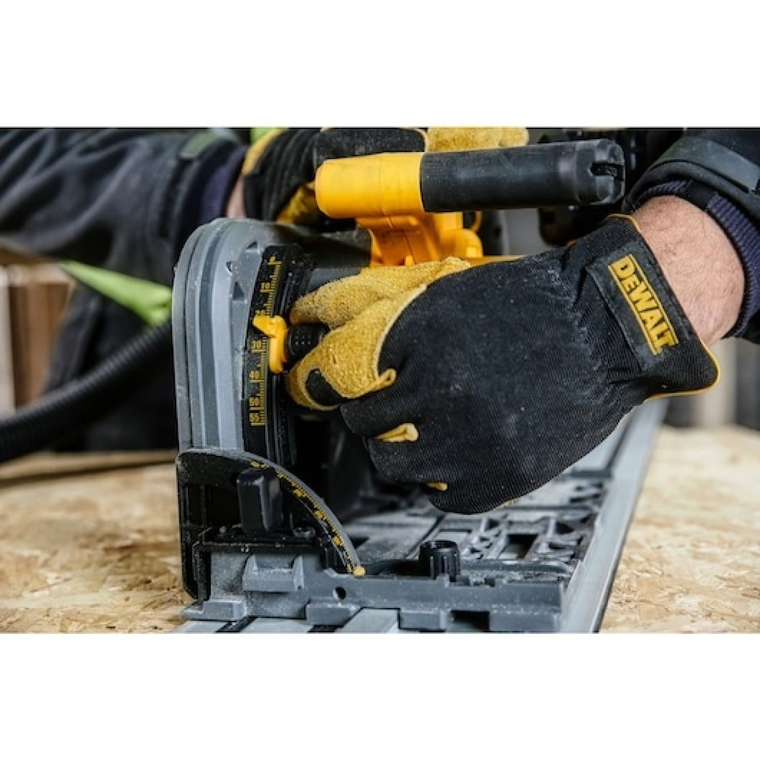 DeWALT DCS520T2R 18V / 54V XR FlexVolt Li-Ion Accu invalzaag incl. geleiderail set (2x 6,0Ah accu) in TSTAK - snelwissel - koolborstelloos-image