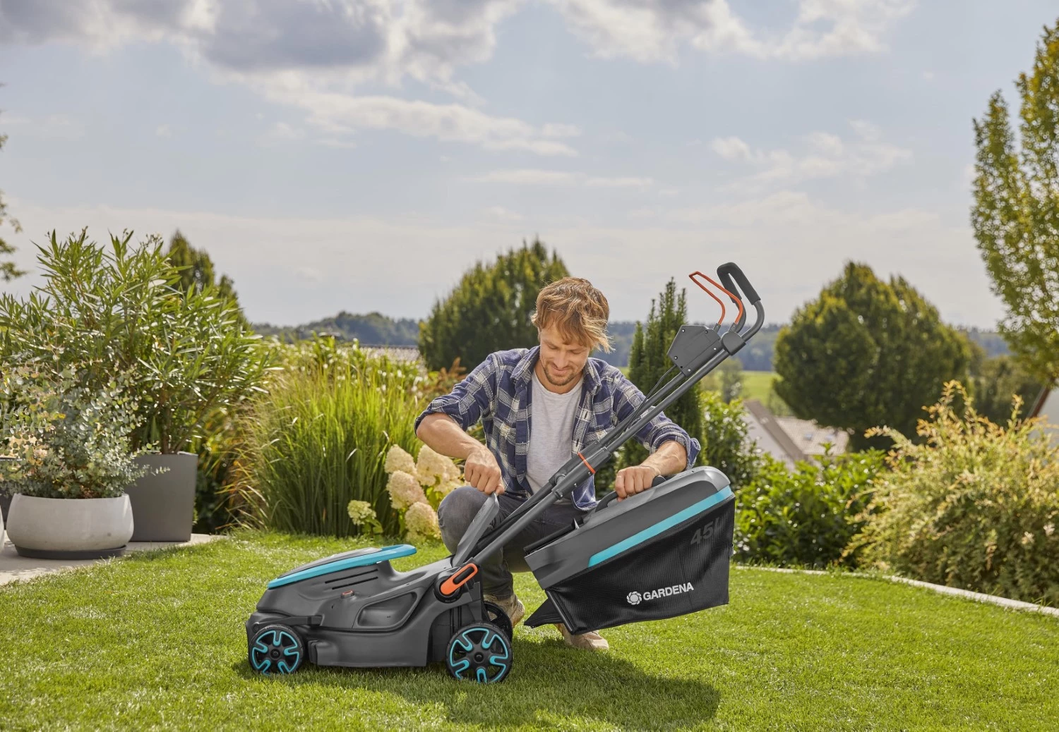 Gardena PowerMax 37/36V P4A kit tondeuse à gazon sans fil (1x 4,0Ah) - 37cm-image