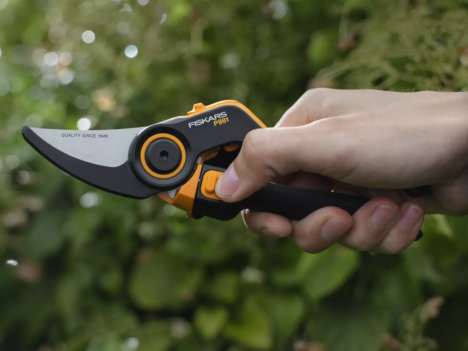 Fiskars P981 X-series Cisailles à bypass DualAction-image