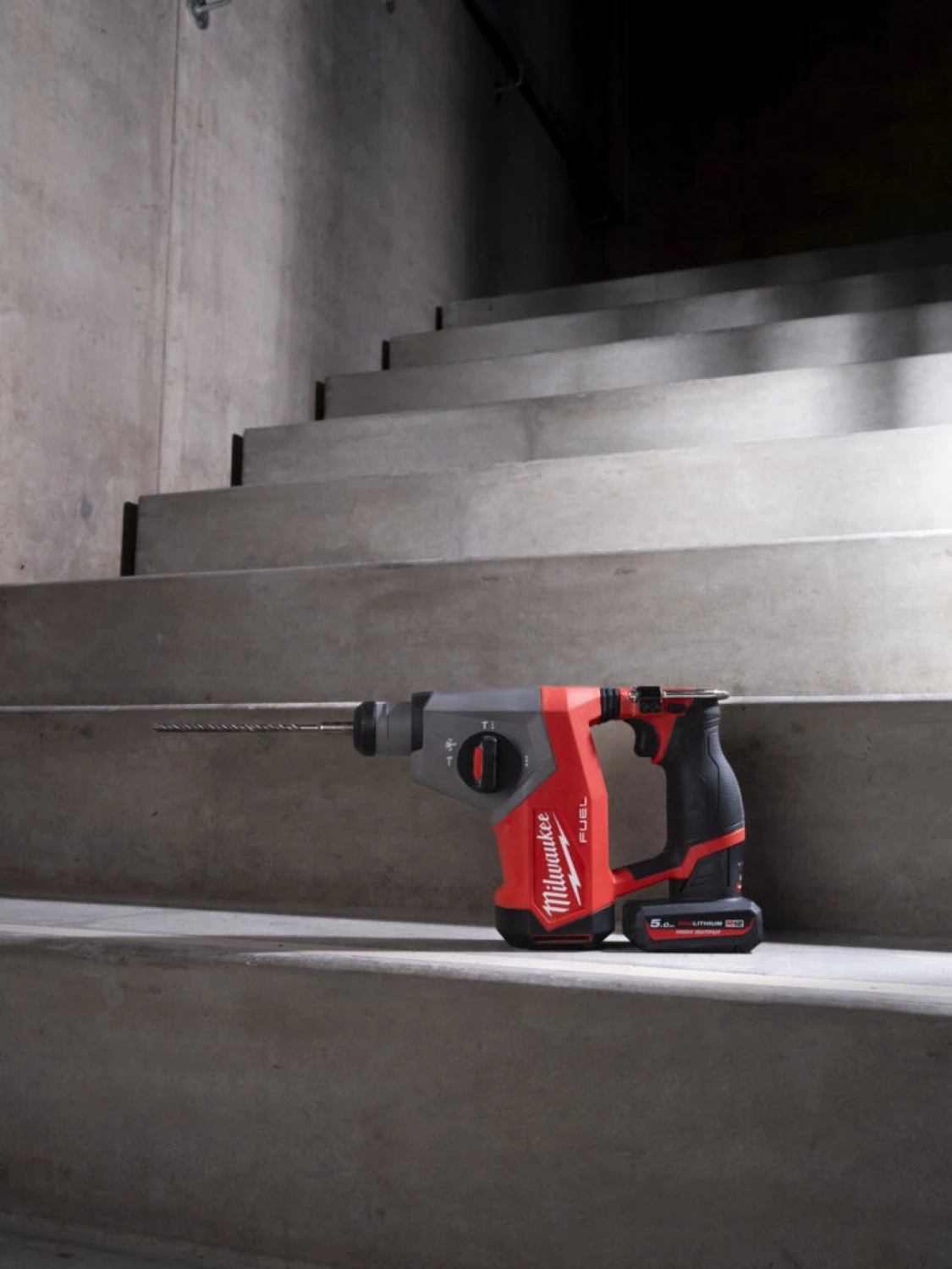 Milwaukee M12 FHAC16-501B 12 V Li-ion accu marteau combiné set (1x 5,0 Ah accu) dans un sac-image