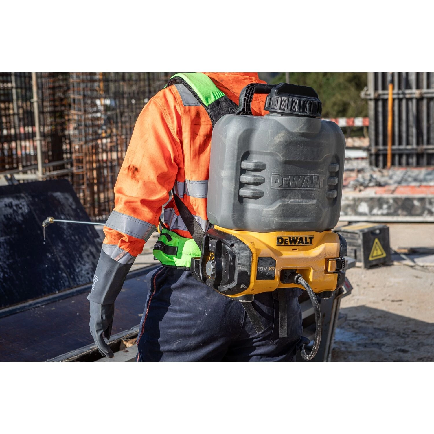 DeWALT DCCS1100N-XJ 18V XR accu chemische sproeier voor beton