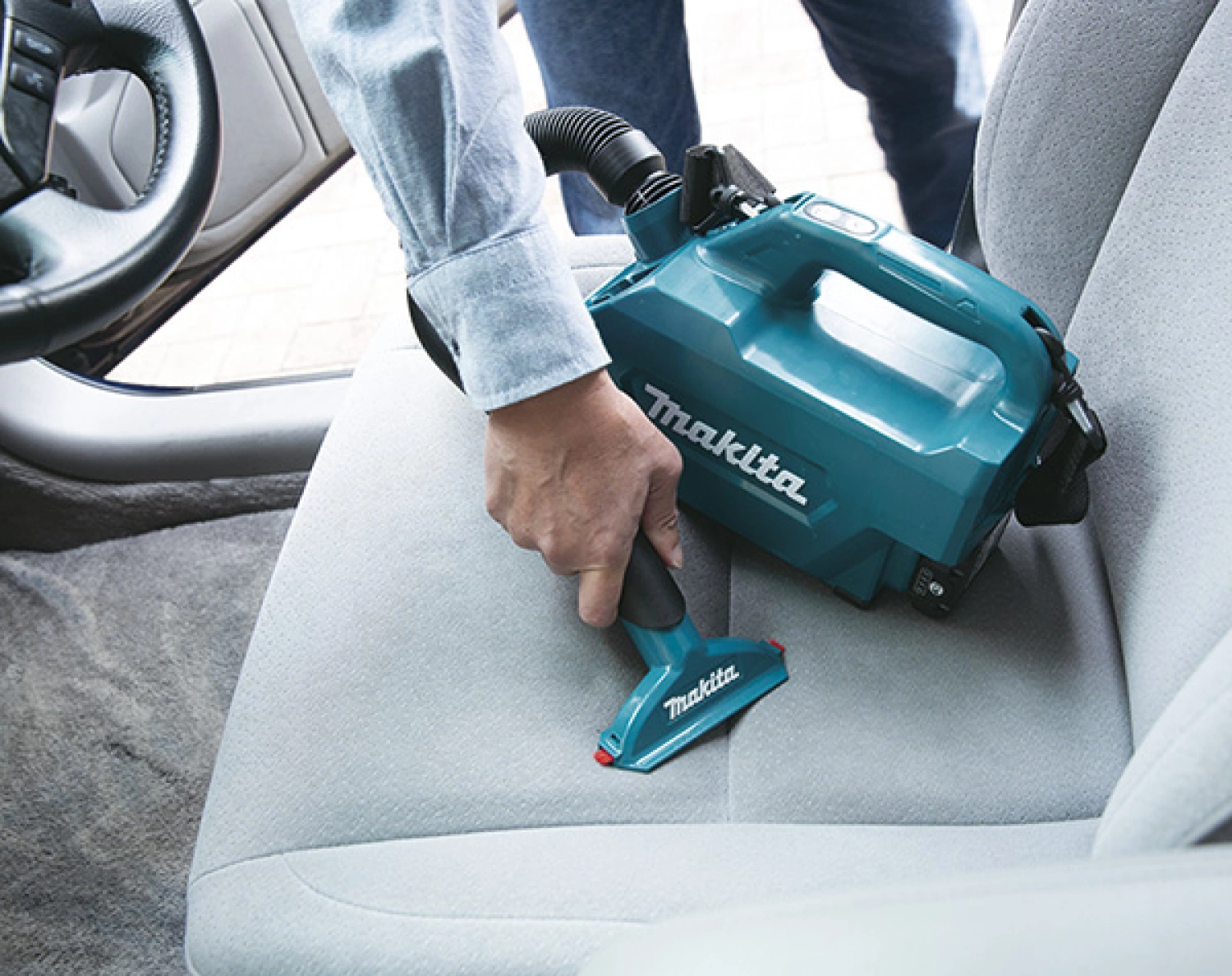 Makita CL121DSM - Aspirateur sans-fil - 12V Li-ion - Kit (1x batterie 4,0 Ah) - 1300 L/min - 0,5L-image