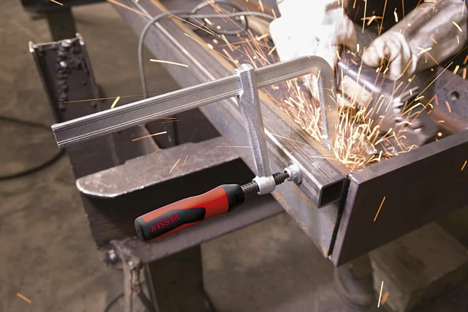 Bessey GZ16 - Presse à vis tout acier avec poignée bois GZ - 160 x 80-image