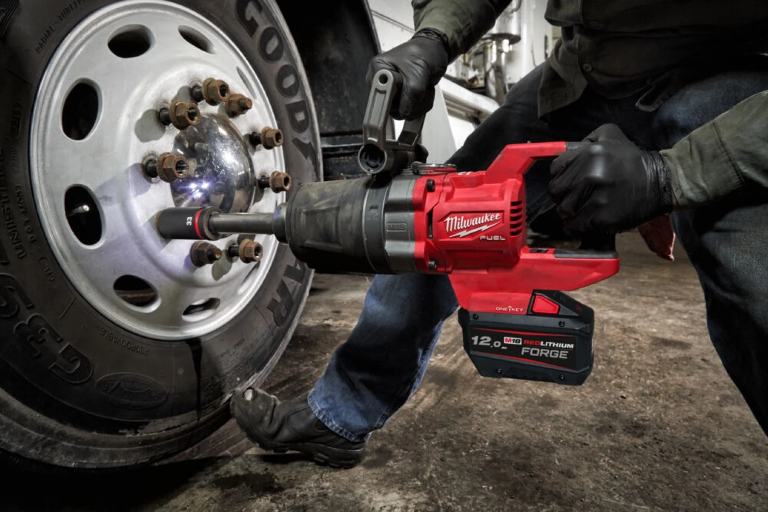 Milwaukee M18 ONEFHIWF1D-121C 18 V Li-ion batterie à clé à chocs avec anneau de friction et ensemble d'arbres allongés (1x batterie 12,0 Ah) dans un coffret - 1'' - 2711 Nm-image