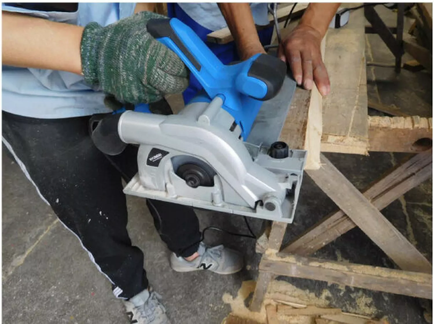 Hyundai 56341 Invalzaag incl. geleiderail - 1050W - 110mm - 48T-image