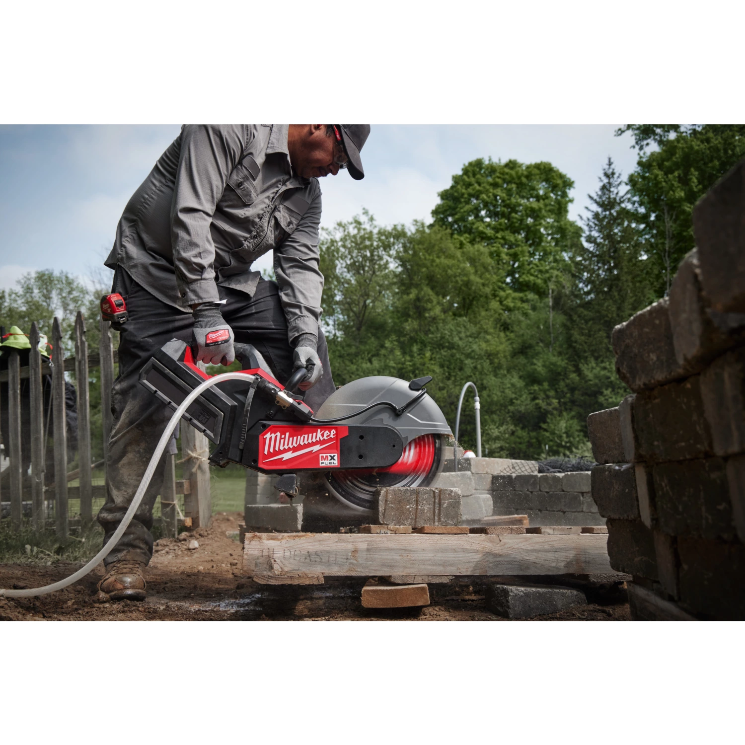 Milwaukee MXF COS350G2-802 MX Fuel accu doorslijpmache set (2x 8.0Ah accu) - 350mm-image