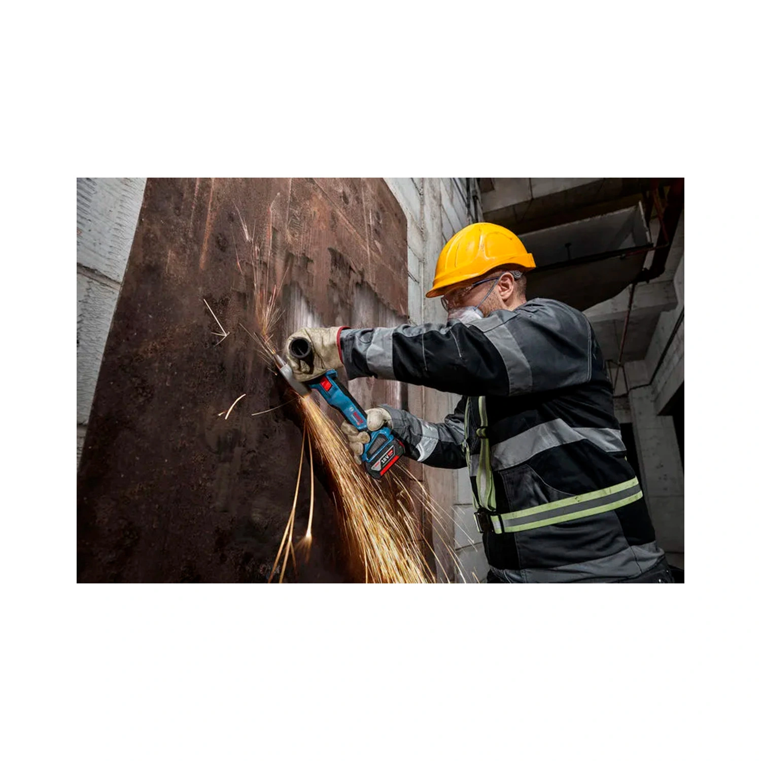 Bosch GWS 18V-11 18V accu haakse slijper body in L-boxx