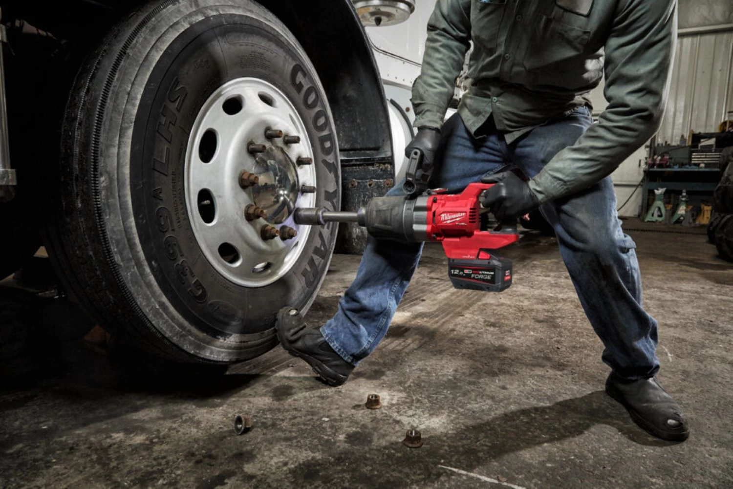Milwaukee M18 ONEFHIWF1-802X 18 V Li-ion batterie à clé à chocs avec anneau de friction ensemble (2 batteries 8,0 Ah) - 1'' - 2400 Nm-image