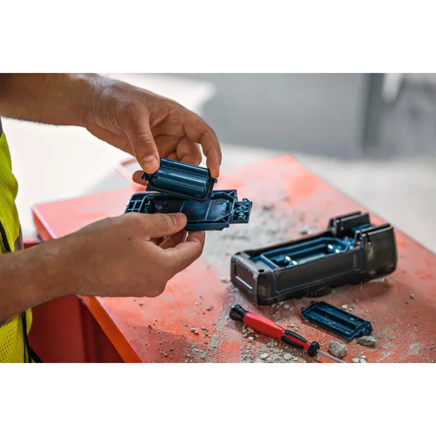 Bosch GDM 600-15 Multimètre numérique True RMS dans un étui - AC/DC 600 V & 10 A - CAT III 600 V-image