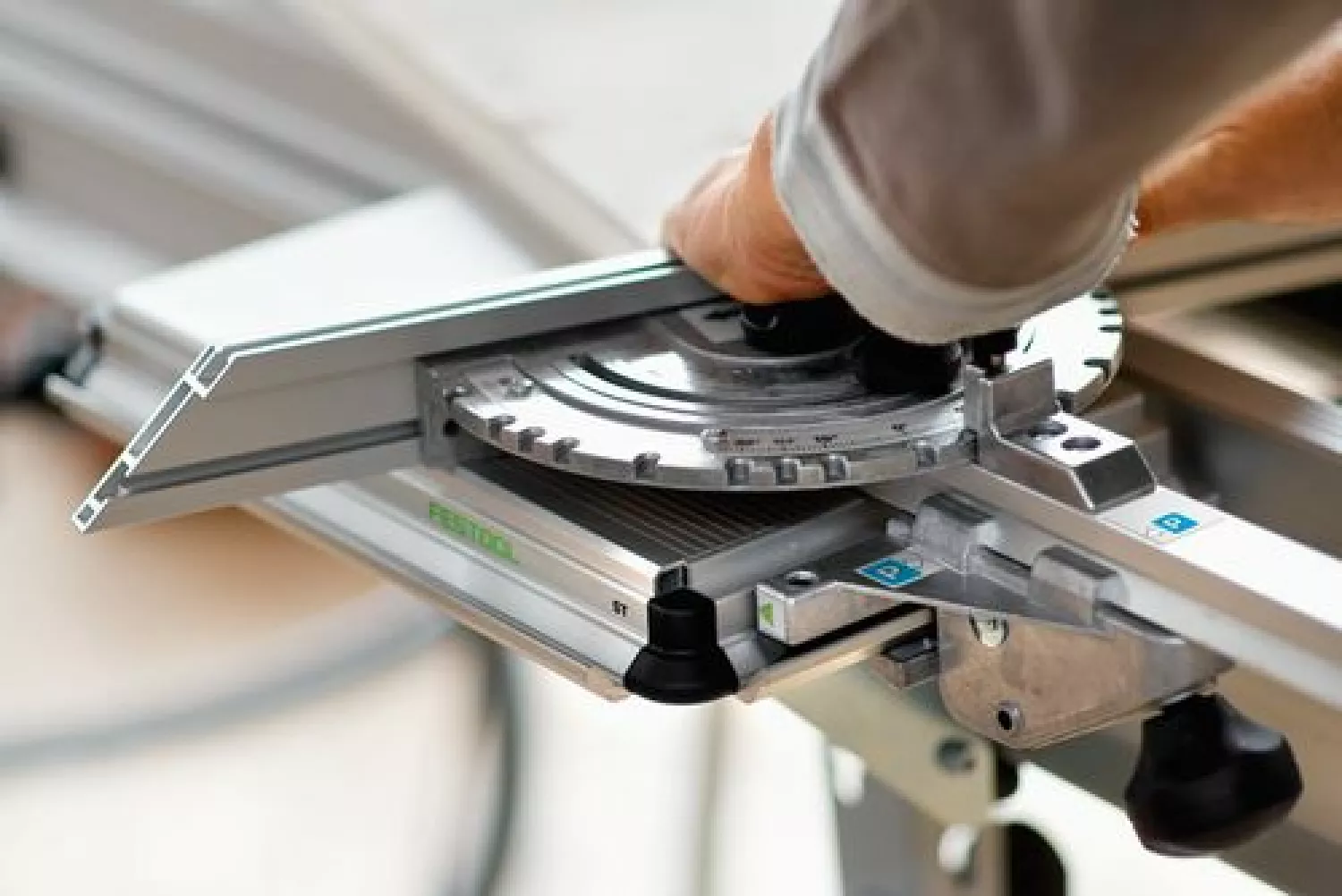 Festool PRECISIO CS 50 EBG Trek-/afkortzaagmachine - 1200W - 190mm-image