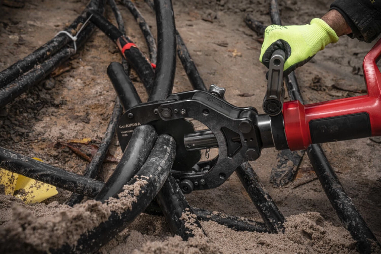 Milwaukee M18 HCC125-801C 18V Li-ion accu Hydraulische veiligheids kabelkniptang set (1x 8.0Ah accu) in koffer - 125mm-image