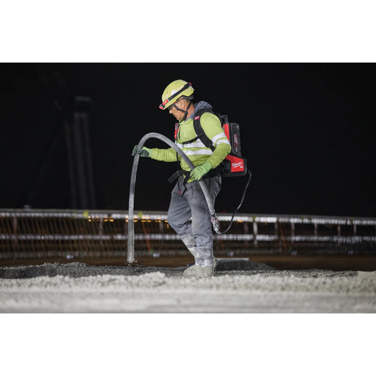 Milwaukee MXF CVHF-0 MX Fuel accu hoogfrequent betontrilnaad body-image