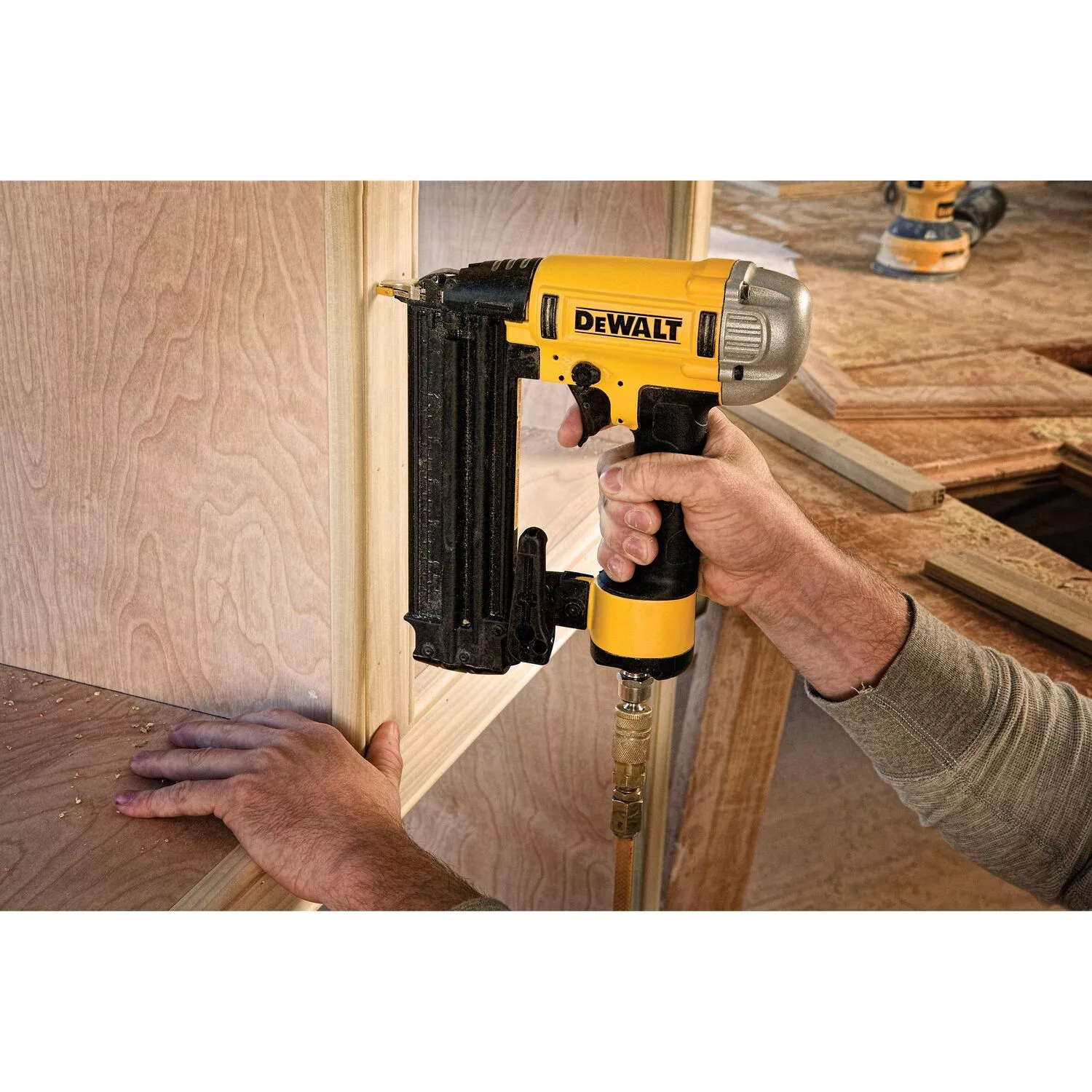 DeWALT DPN1850PP Pneumatische afwerktacker - olievrij - 18 gauge - 15-50mm - 4,8-8,3 bar-image