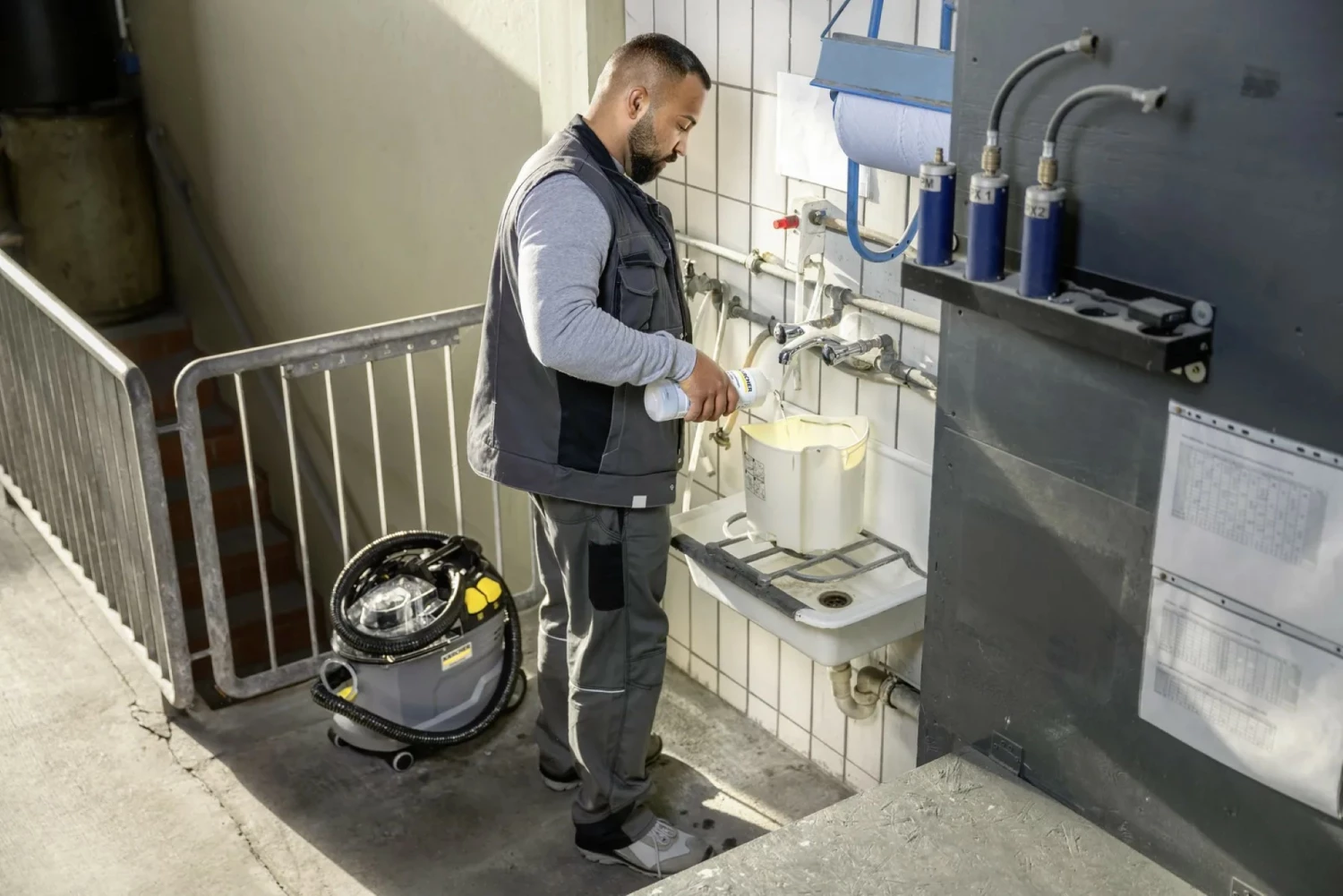 Kärcher Puzzi 8/1 Nettoyeur de tapis - 1 barre - 8L-image