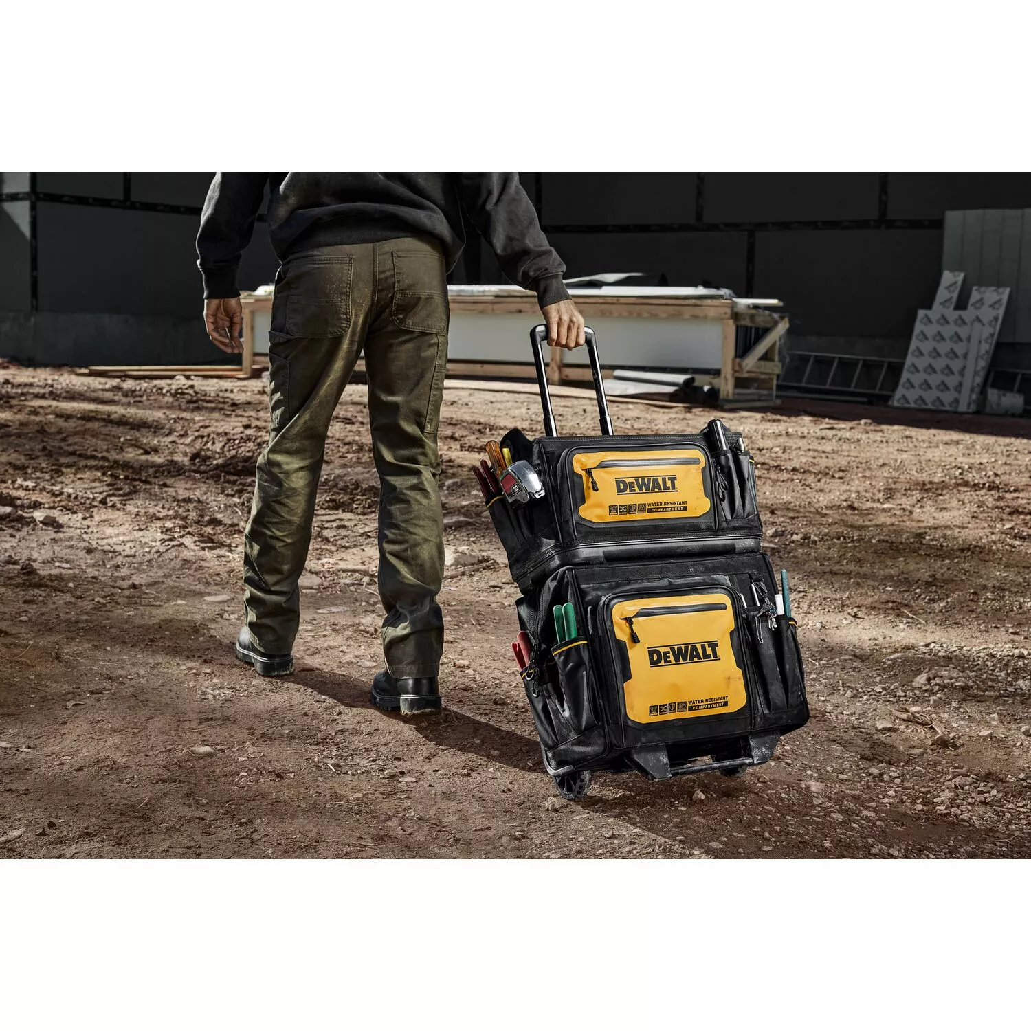 DeWALT DWST60107-1 Sac à outils à roulettes - 18«-image