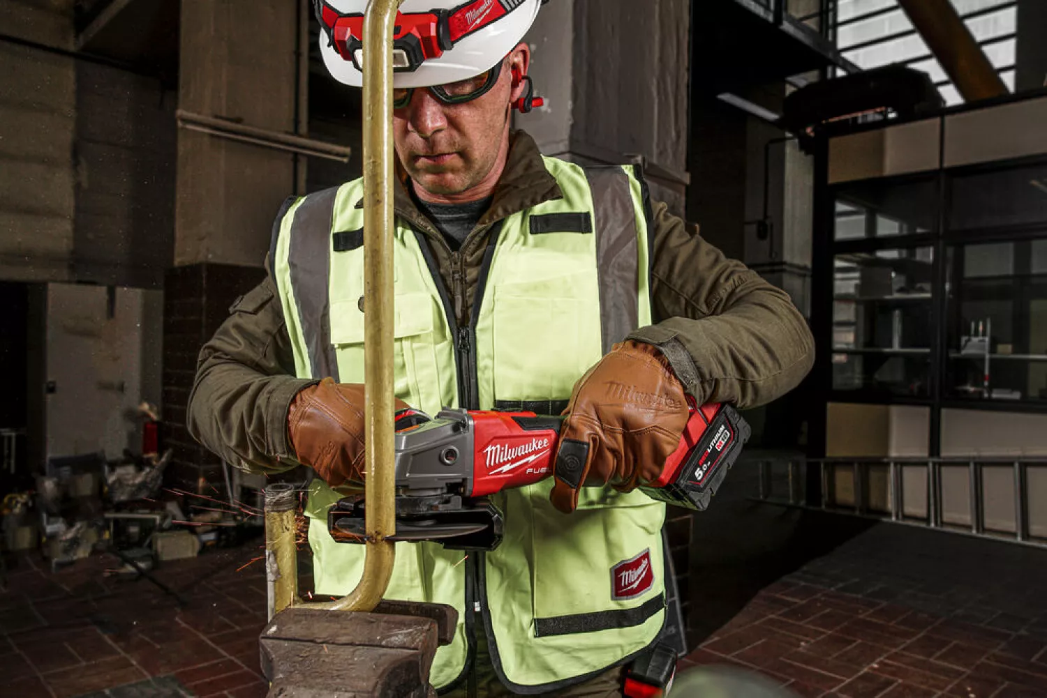 Milwaukee M18 FSAG125XB-502X Meuleuse d'angle sans-fil - 18V Li-ion - (2 x 5,0 Ah) - boîte HD - 125 mm - Brushless-image