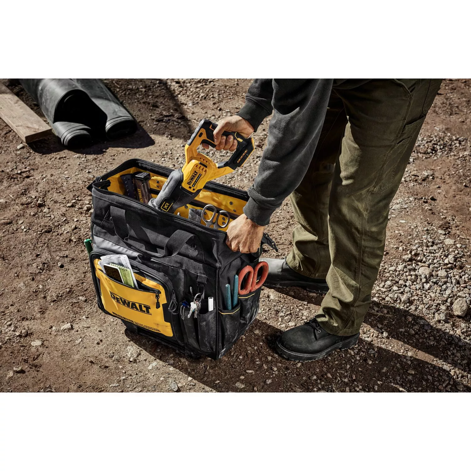 DeWALT DWST60107-1 Sac à outils à roulettes - 18«-image