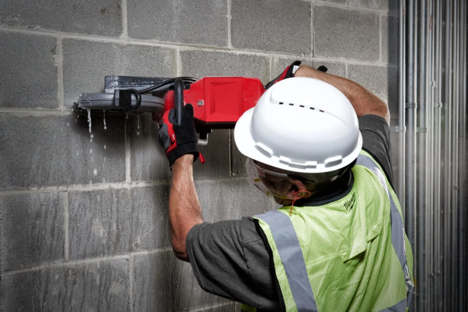 Milwaukee M18 FCOS230-121 Kit de tronçonneuse sans fil 18 V Li-ion (1 batterie 12,0 Ah) - 230 mm-image