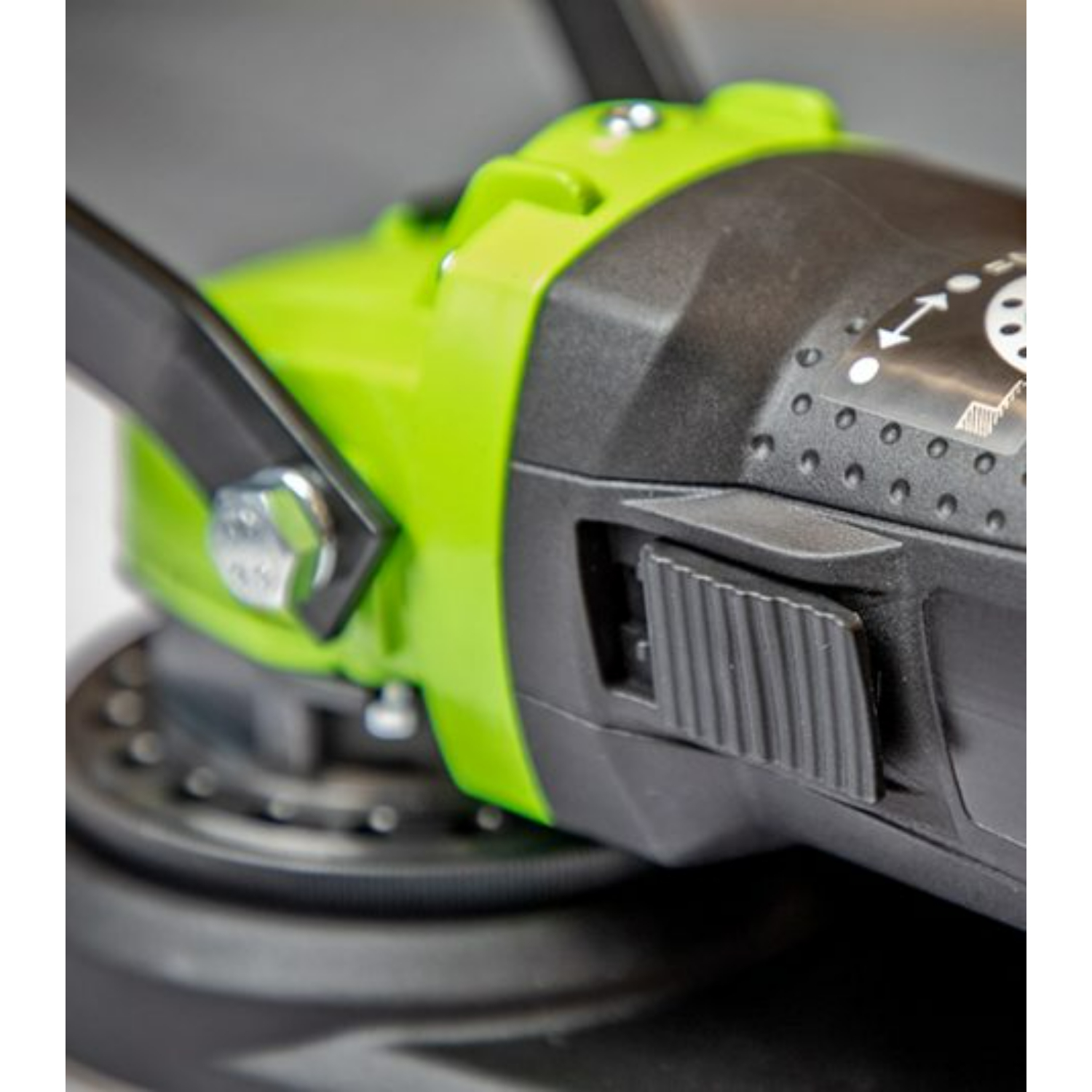 Eibenstock EOF 100.1 Oppervlakte frees in koffer - 1400W - 10.000 t/min. - body-image