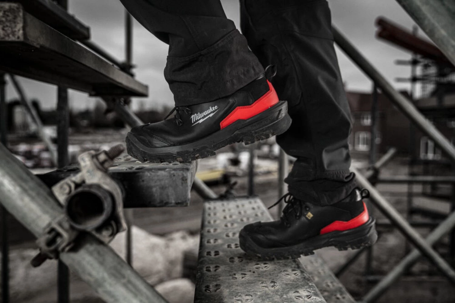 Milwaukee 4932493759 Chaussures de travail Armourtred - S3S - Bas - Taille 45-image