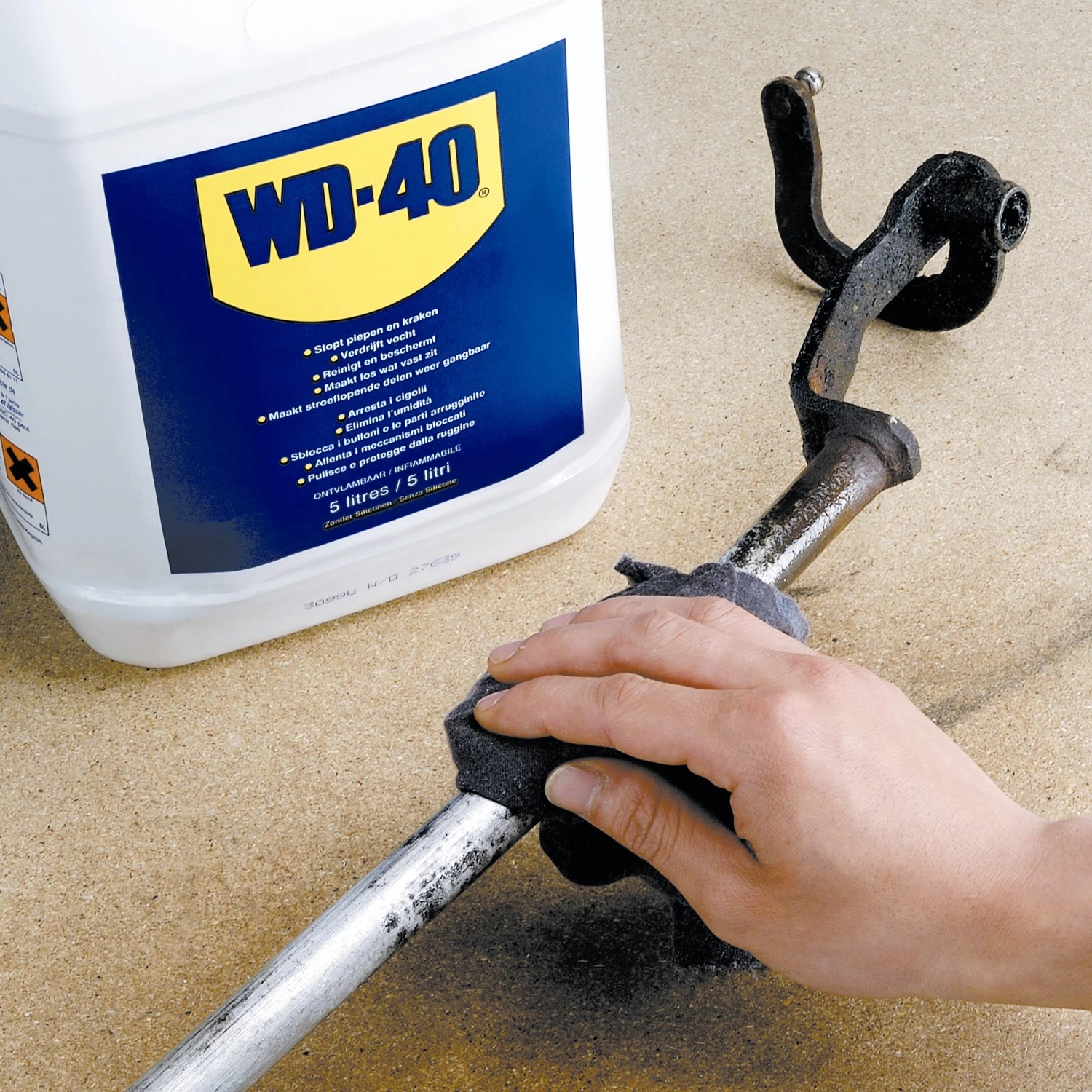 WD-40 49506 Produit multi-usage 5 litres avec gâchette-image