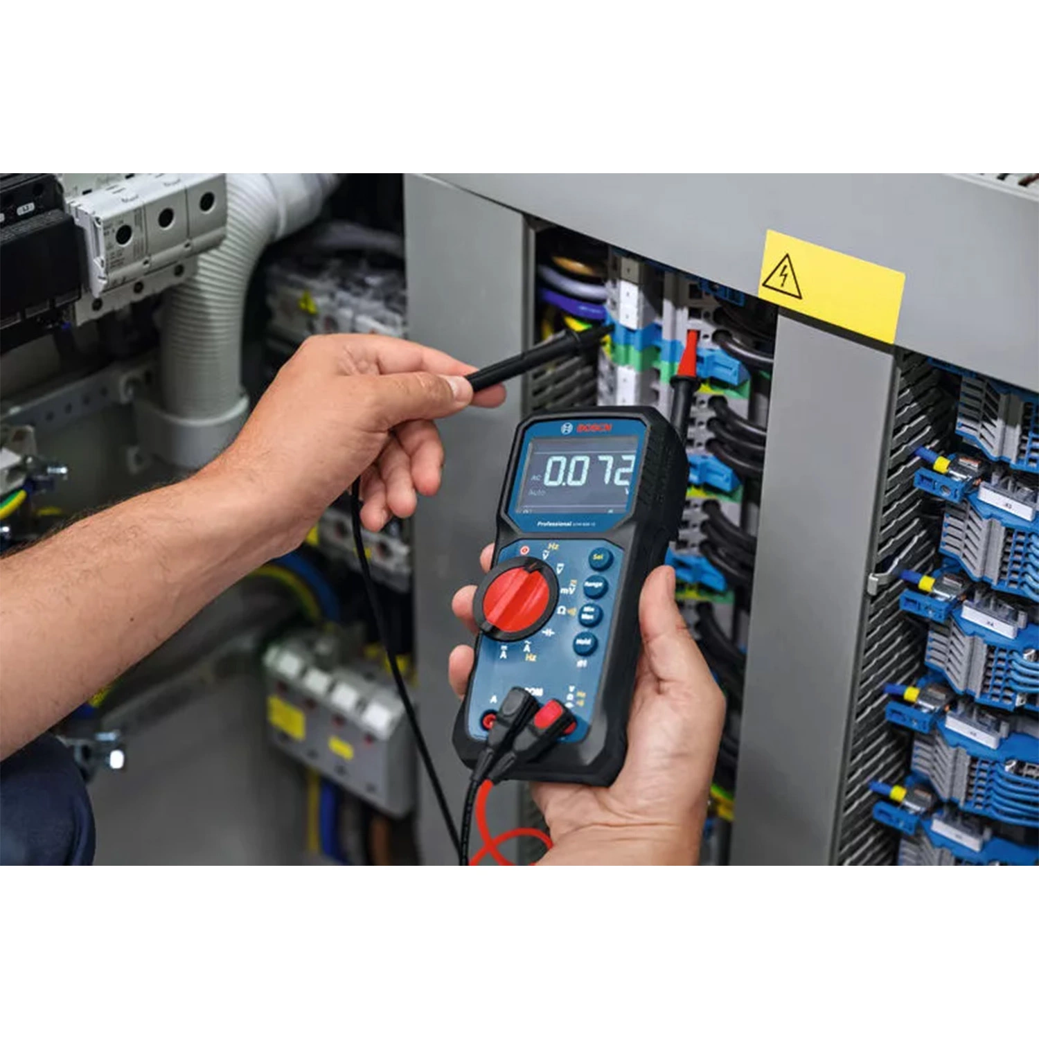Bosch GDM 600-15 Multimètre numérique True RMS dans un étui - AC/DC 600 V & 10 A - CAT III 600 V-image