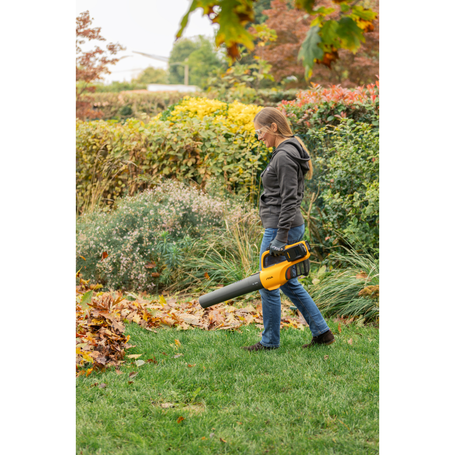 Stiga BL 300e Kit Souffleur à batterie (2 batteries 4,0Ah) - 20V-image